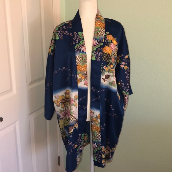 Vintage Kimono Style Robe - Picture 2 of 6
